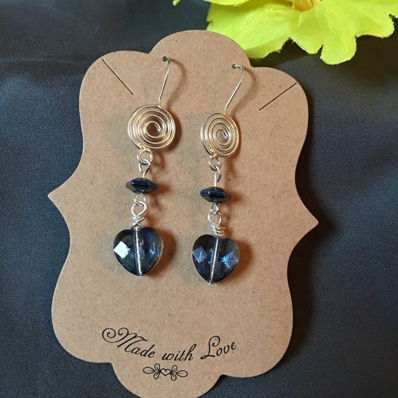 Earrings with crystal hearts and hematite beads - Picture 2 of 7